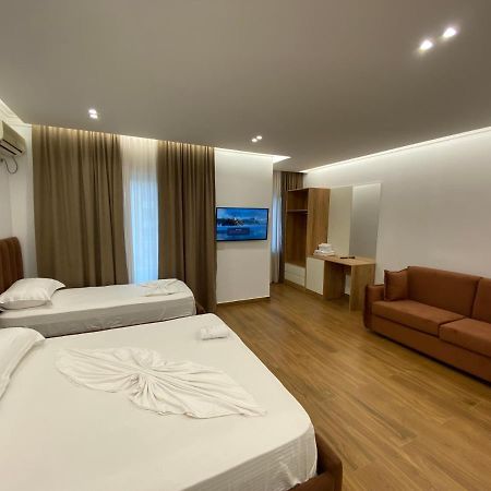 Hotel Vila Mare ドゥラス エクステリア 写真