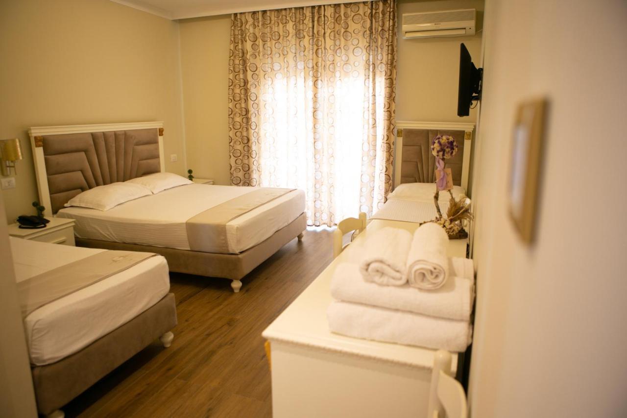 Hotel Vila Mare ドゥラス エクステリア 写真