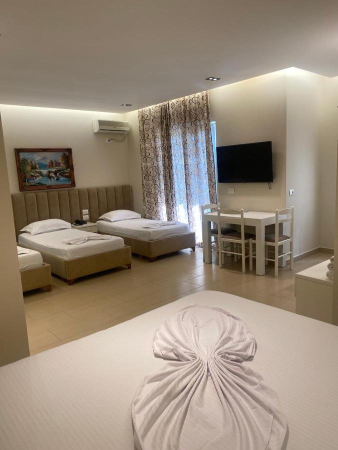 Hotel Vila Mare ドゥラス エクステリア 写真