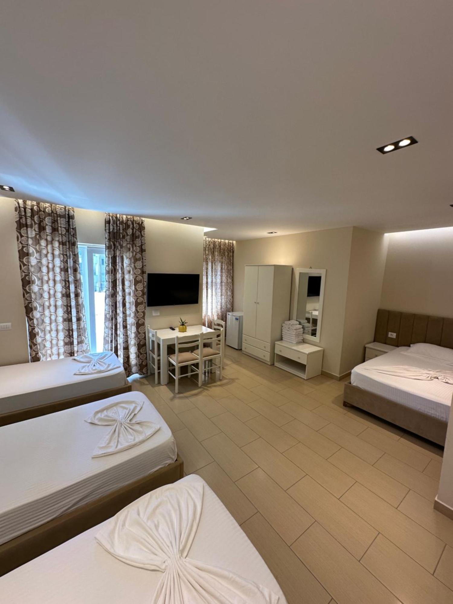 Hotel Vila Mare ドゥラス エクステリア 写真