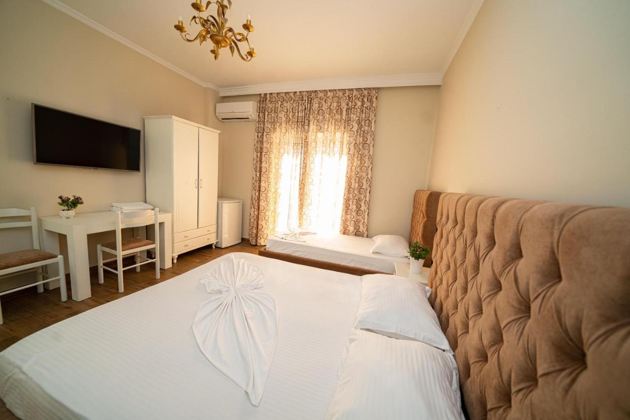Hotel Vila Mare ドゥラス エクステリア 写真