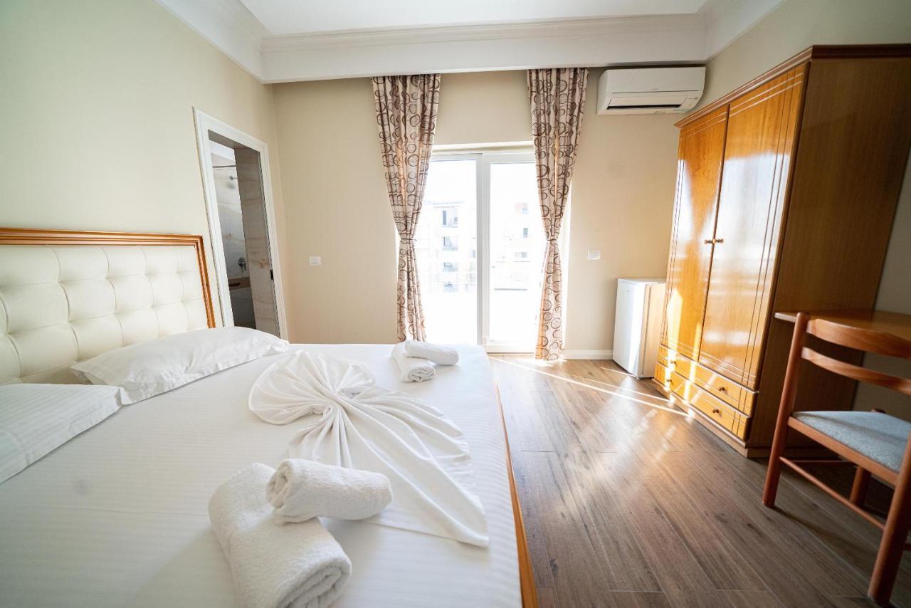 Hotel Vila Mare ドゥラス エクステリア 写真